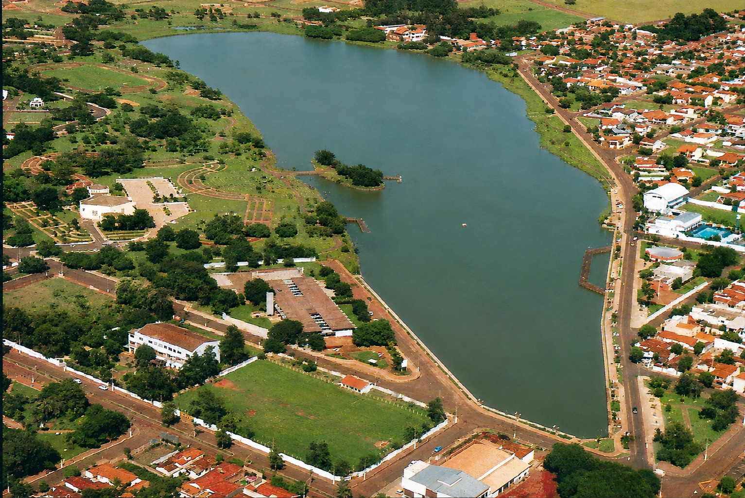 Guaíra Ontem - Imagem aérea do lago Maracá.